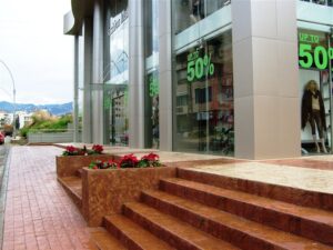 Shopping centre entrance with discounts